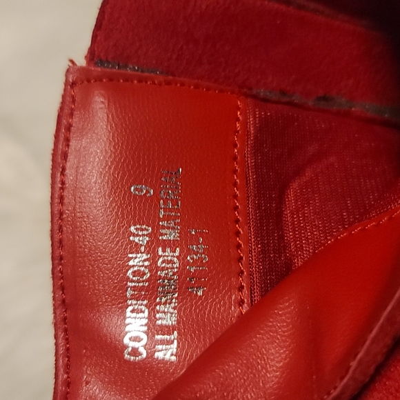 ⚘Red Faux Suede Chain Ankle Boot⚘ - Picture 8 of 9